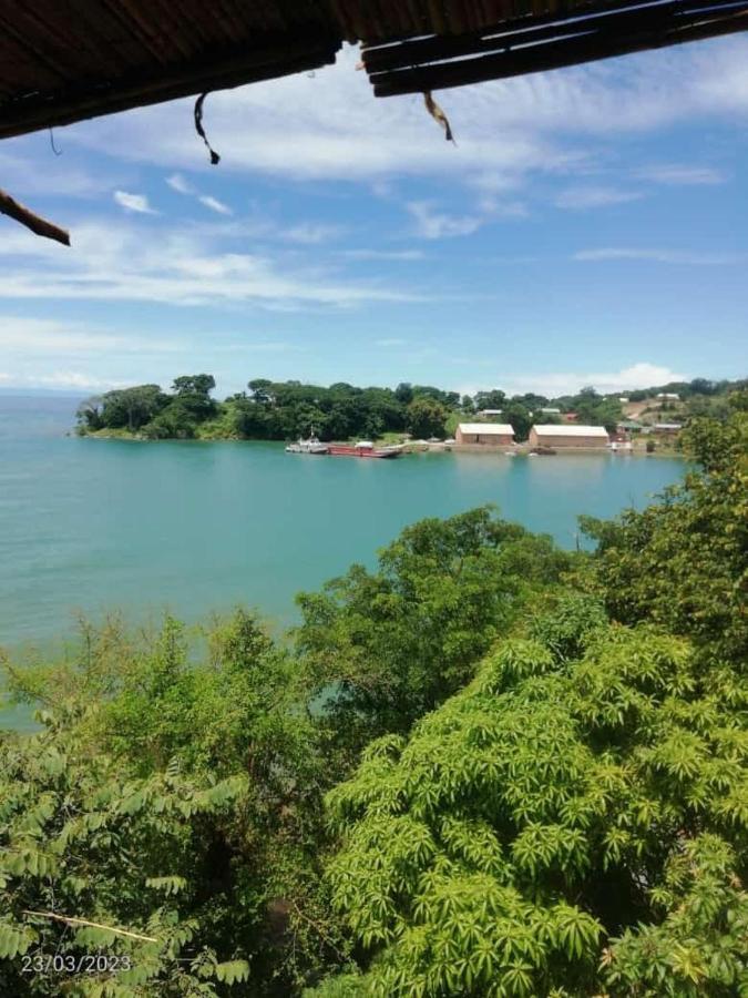 Soul Rebel Lodge & Backpackers Nkhata Bay エクステリア 写真